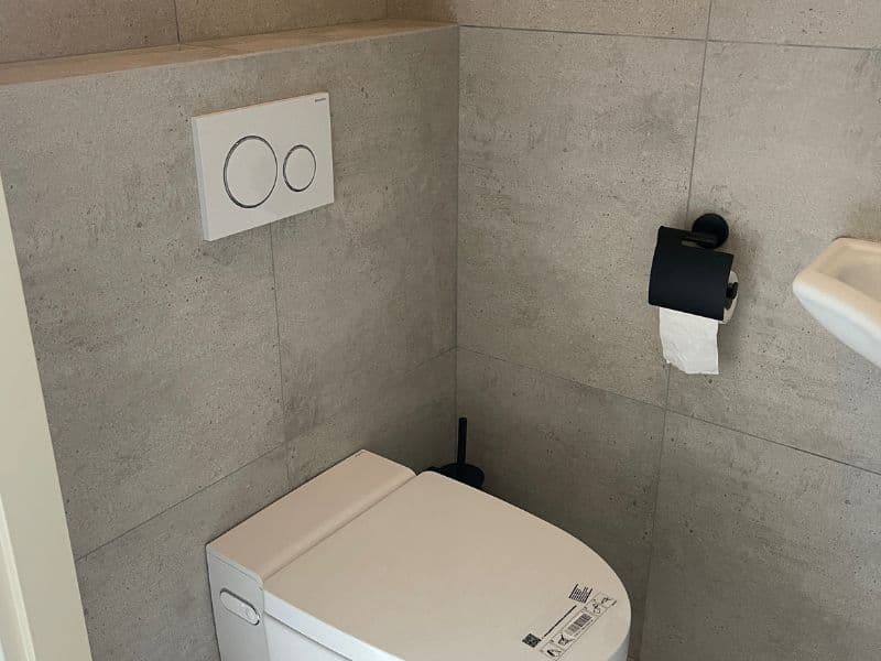 Compact toilet met hoekfontein