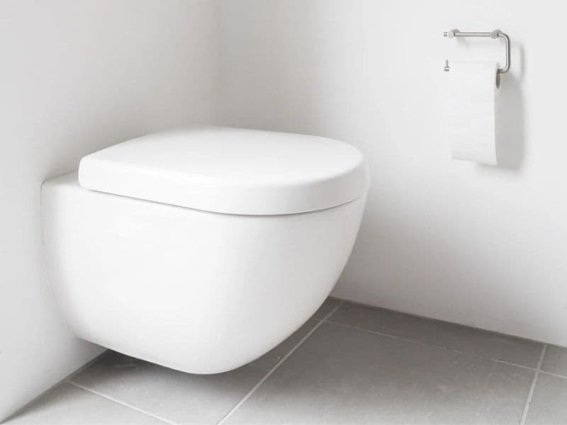 Modern toilet met XXL tegels