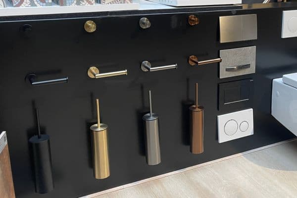 Accessoires voor toilet renovatie